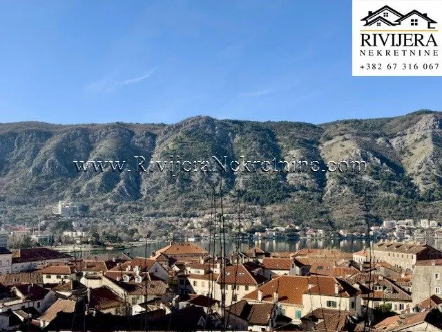 Prodaja, jednosoban stan, 33m², Centar, Kotor