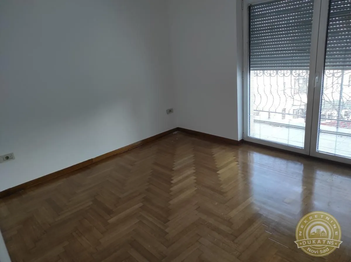 Prodaja, četvorosoban stan, 213m², Centar, Novi Sad