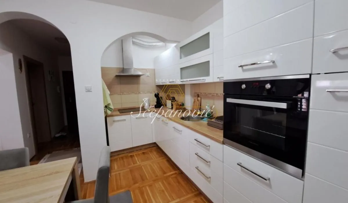 Prodaja, dvosoban stan, 49m², Rotkvarija, Novi Sad Sve Podlokacije
