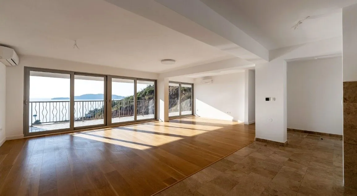 Prodaja, trosoban stan, 160m², Pržno, Budva