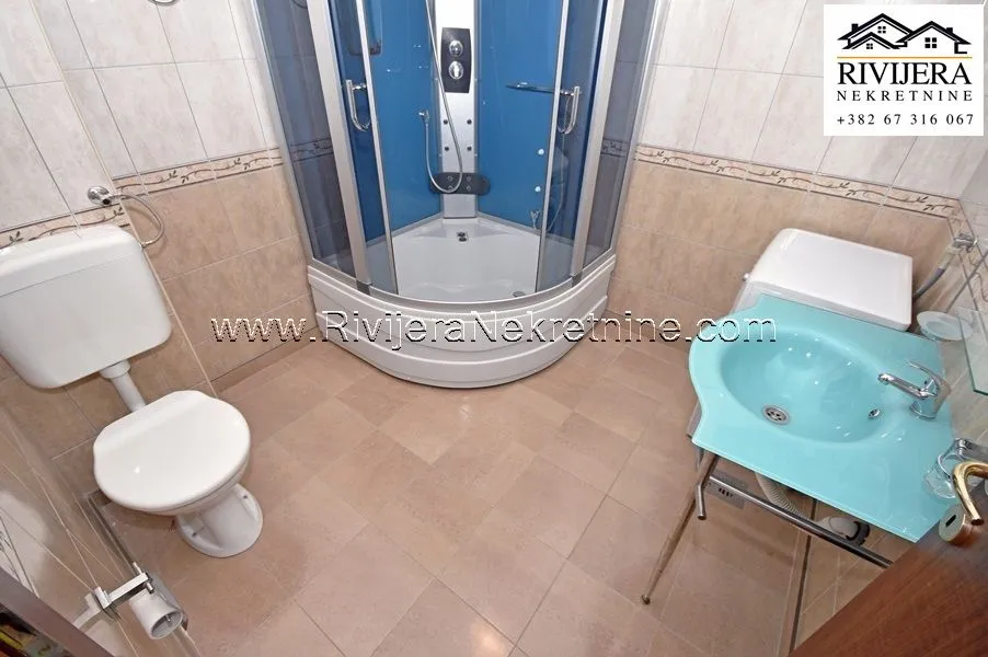 Prodaja, trosoban stan, 129m², Baošići, Herceg Novi