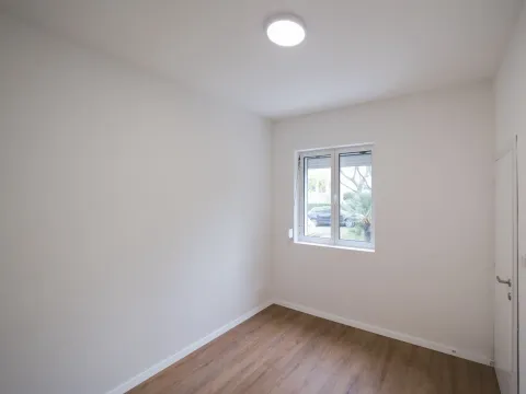 Prodaja, dvosoban stan, 62m², Stari Aerodrom, Podgorica - image 10