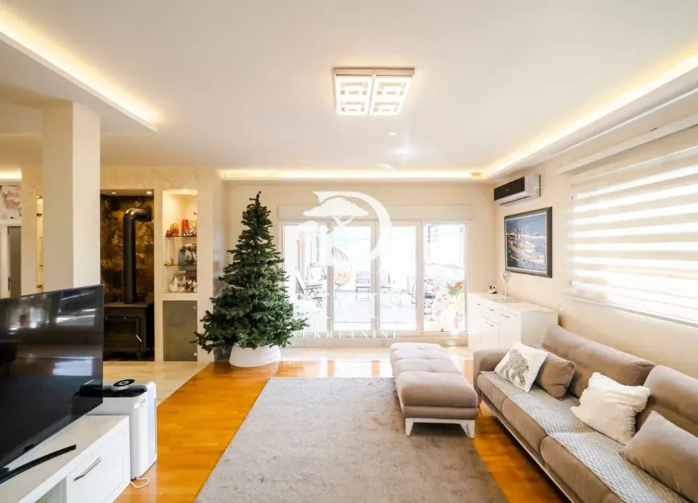 Prodaja, stan, 140m², Medaković Sve Podlokacije, Beograd