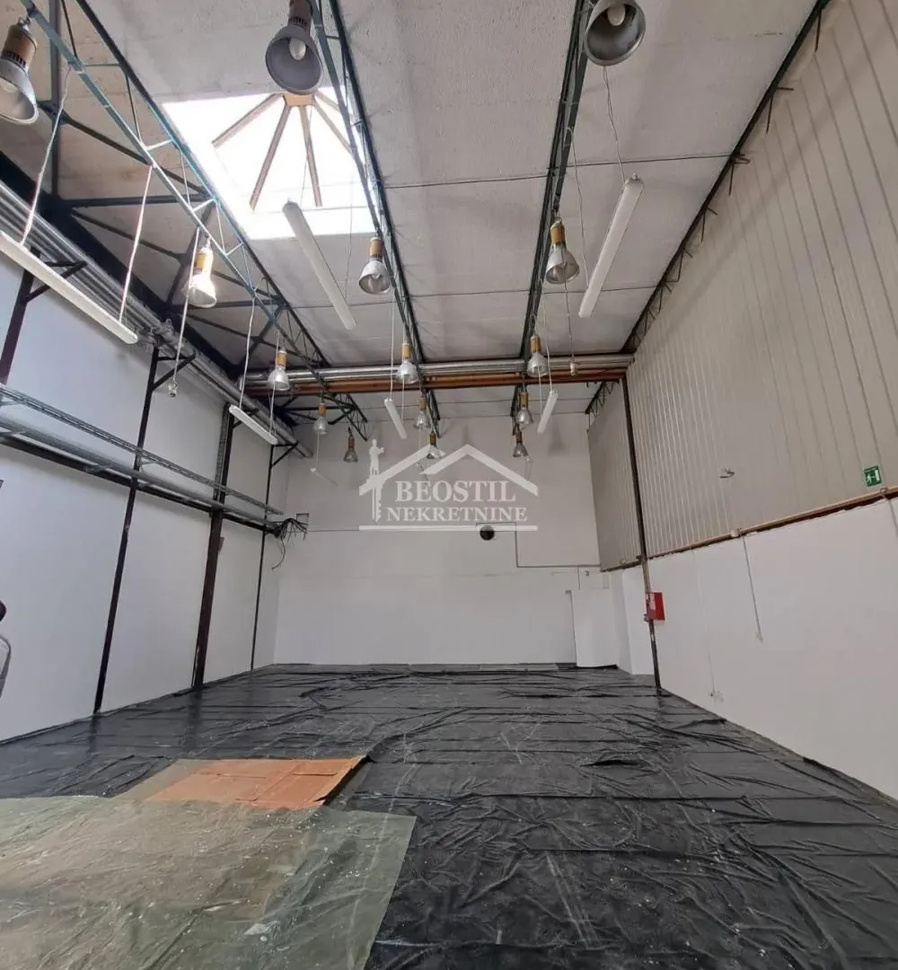 Rent, office space, 701m², Batajnica, Beograd