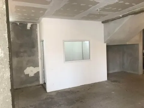 Izdavanje, poslovni prostor, 180m², Prijepolje, Srbija - image 4