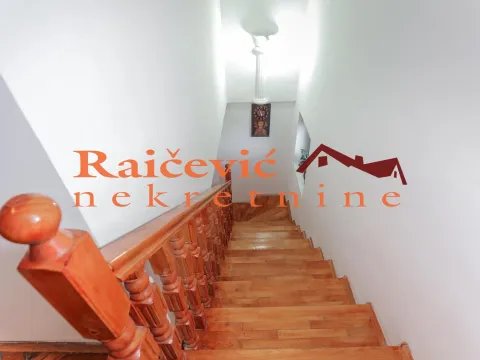 Sale, house, 370m², Voždovac Sve Podlokacije, Beograd - image 15