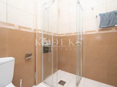 Izdavanje, dvosoban stan, 82m², Zabjelo, Podgorica - image 9