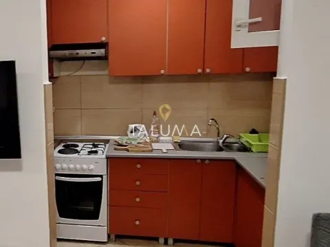 Izdavanje, dvosoban stan, 70m², Tološi, Podgorica - image 2