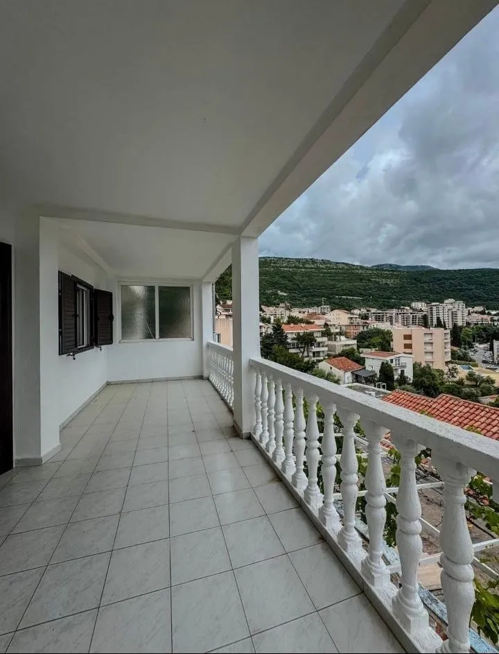 Sale, one bedroom apartment, 67m², Petrovac, Budva