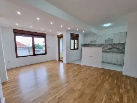 Prodaja, jednosoban stan, 65m², Budva, Crna Gora