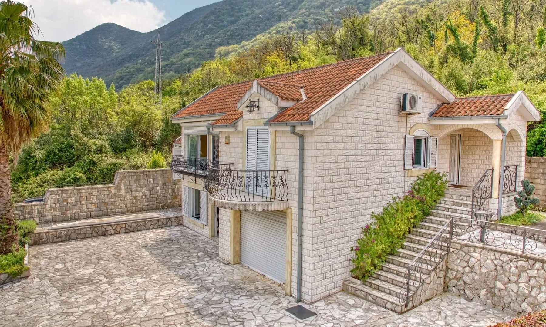 Sale, house, 278m², Stoliv, Kotor