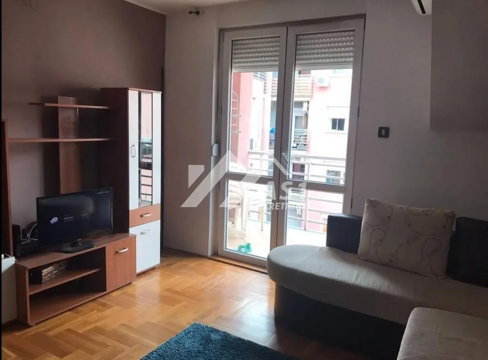 Izdavanje, jednosoban stan, 42m², Podbara, Novi Sad Sve Podlokacije