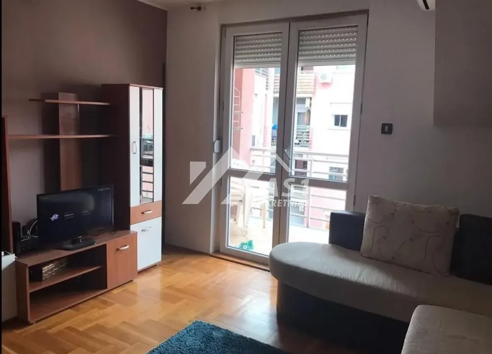 Izdavanje, jednosoban stan, 42m², Podbara, Novi Sad Sve Podlokacije