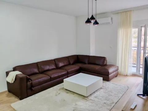 Izdavanje, dvosoban stan, 79m², Momišići, Podgorica - image 2