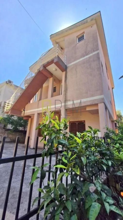 Sale, house, 150m², Utjeha, Bar