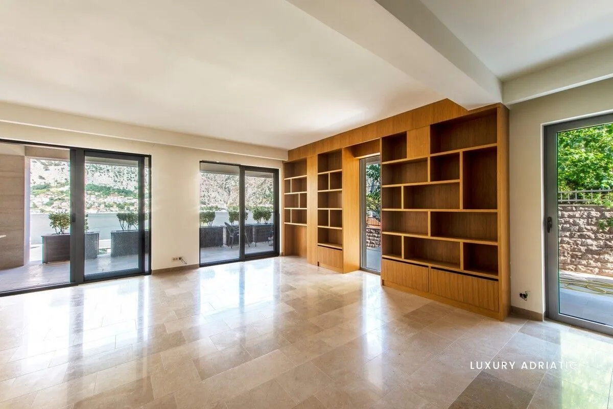 Sale, house, 510m², Kotor, Crna Gora