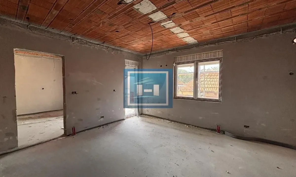 Prodaja, jednosoban stan, 65m², Centar, Jagodina