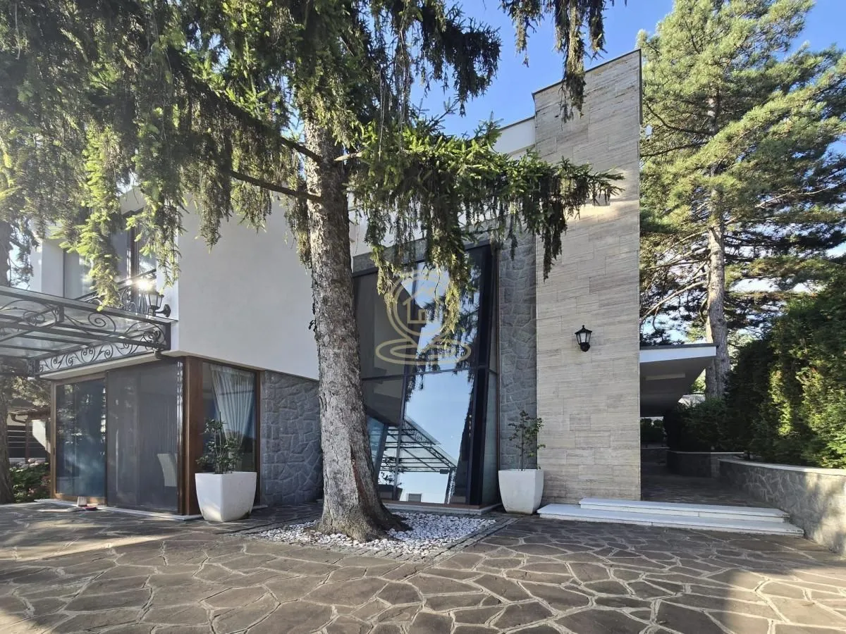 Prodaja, kuća, 402m², Sremska Kamenica, Petrovaradin