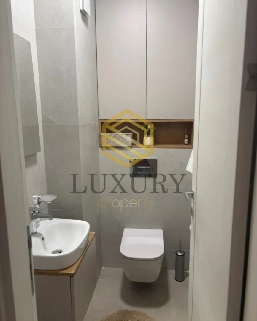Izdavanje, dvosoban stan, 60m², Pobrežje, Podgorica