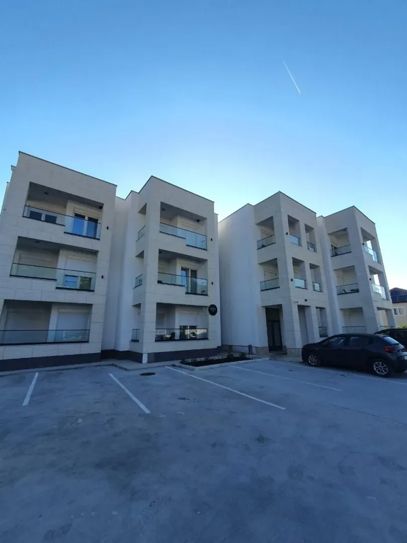 Rent, one bedroom apartment, 46m², Radanovići, Kotor