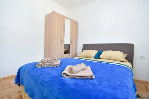 Rent, one bedroom apartment, 42m², Budva, Crna Gora - image 4