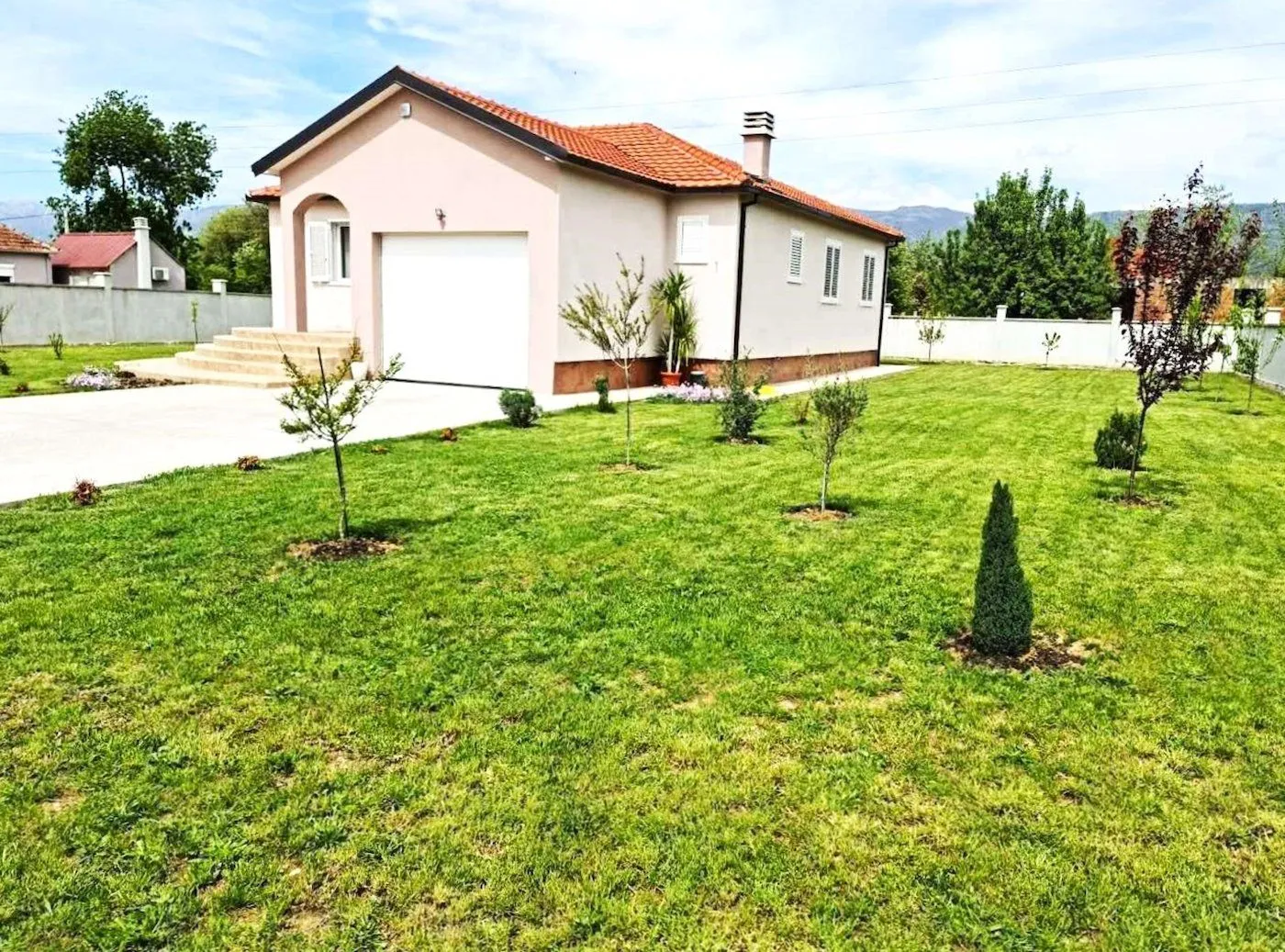 Izdavanje, kuća, 150m², Spuž, Danilovgrad