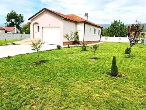Izdavanje, kuća, 150m², Spuž, Danilovgrad - image 1