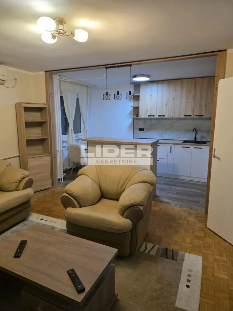 Izdavanje, dvosoban stan, 56m², Novi Beograd Blok 28, Novi Beograd Sve Podlokacije