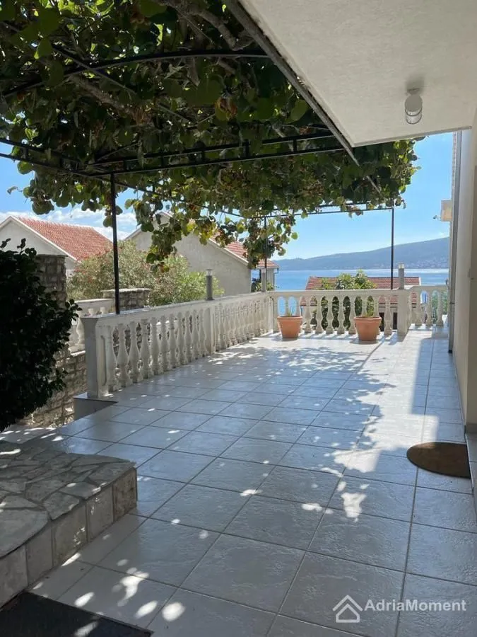 Prodaja, kuća, 350m², Baošići, Herceg Novi