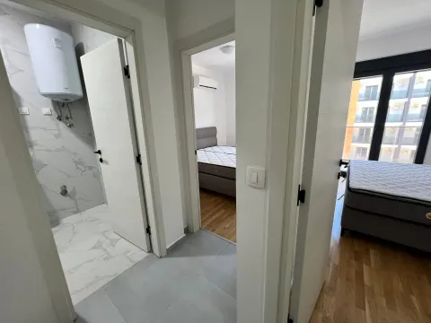 Izdavanje, dvosoban stan, 64m², Stari Aerodrom, Podgorica - image 13