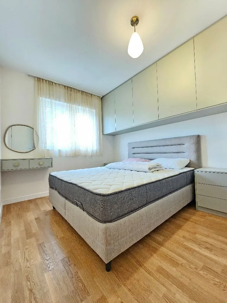 Rent, one bedroom apartment, 40m², Pobrežje, Podgorica