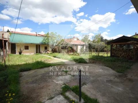 Izdavanje, dvosoban stan, 55m², Tološi, Podgorica - image 14