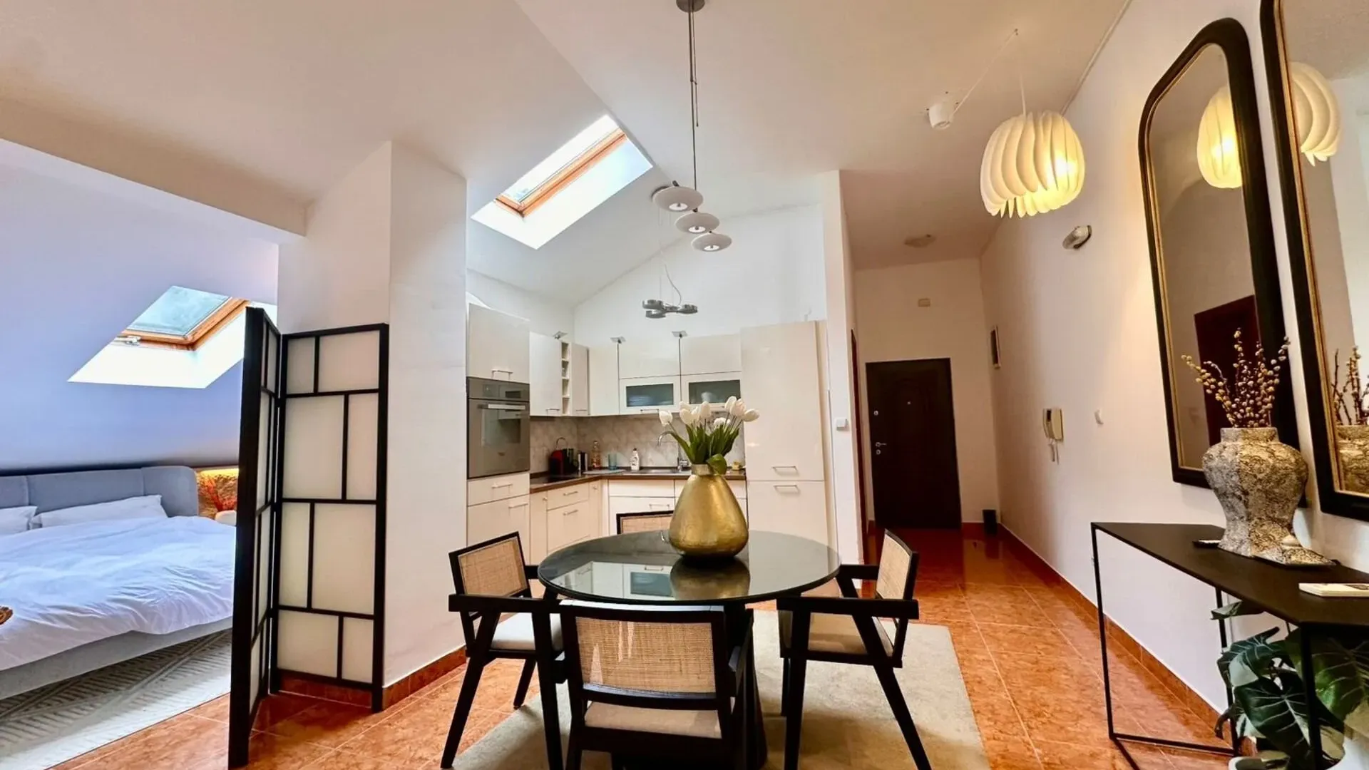 Prodaja, dvosoban stan, 97m², Dobrota, Kotor