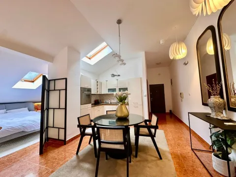 Prodaja, dvosoban stan, 97m², Dobrota, Kotor - image 8