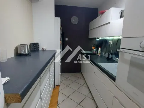Izdavanje, trosoban stan, 85m², Sajam, Novi Sad Sve Podlokacije - image 3