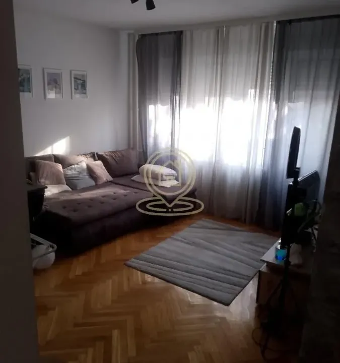 Rent, three bedroom apartment, 78m², Južni Bulevar, Vračar Sve Podlokacije