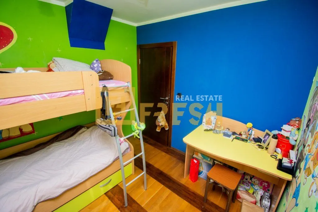 Prodaja, četvorosoban stan, 139m², Momišići, Podgorica