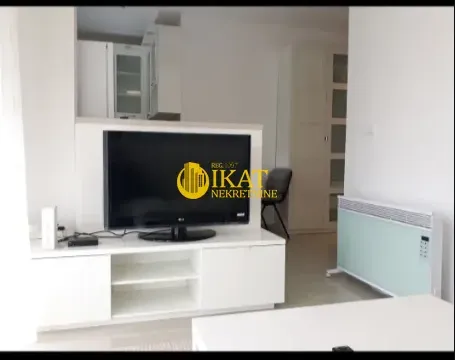 Rent, one bedroom apartment, 35m², Vojvode Vlahovica, Beograd - image 2