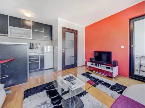 Sale, two bedroom apartment, 28m², Blok 6, Podgorica - image 3