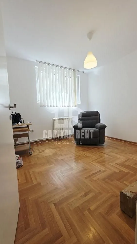 Rent, office space, 69m², Senjak, Beograd