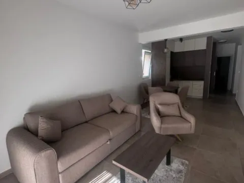Izdavanje, jednosoban stan, 47m², Budva, Crna Gora
