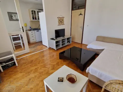 Izdavanje, jednosoban stan, 50m², Herceg Novi, Crna Gora - image 2
