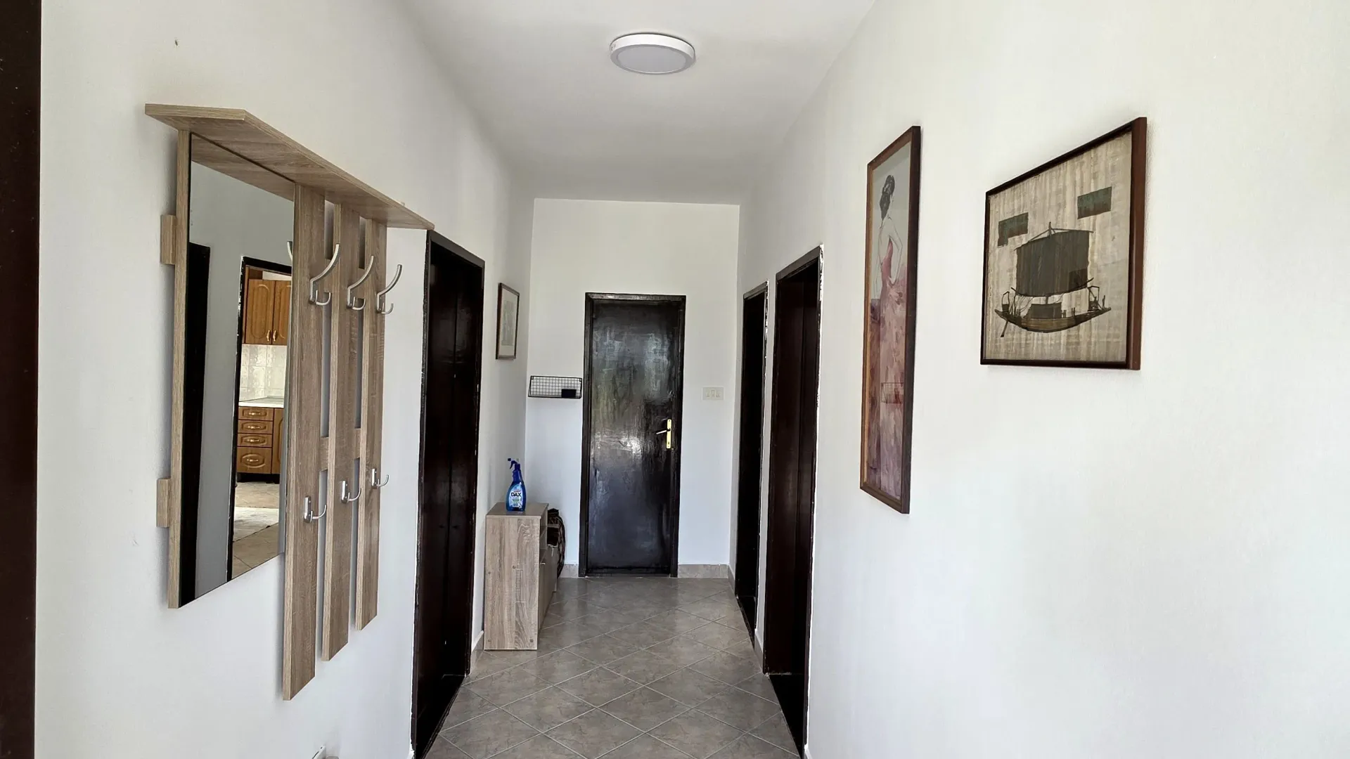 Izdavanje, trosoban stan, 70m², Mrčevac, Tivat