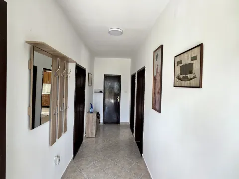 Izdavanje, trosoban stan, 70m², Mrčevac, Tivat - image 6
