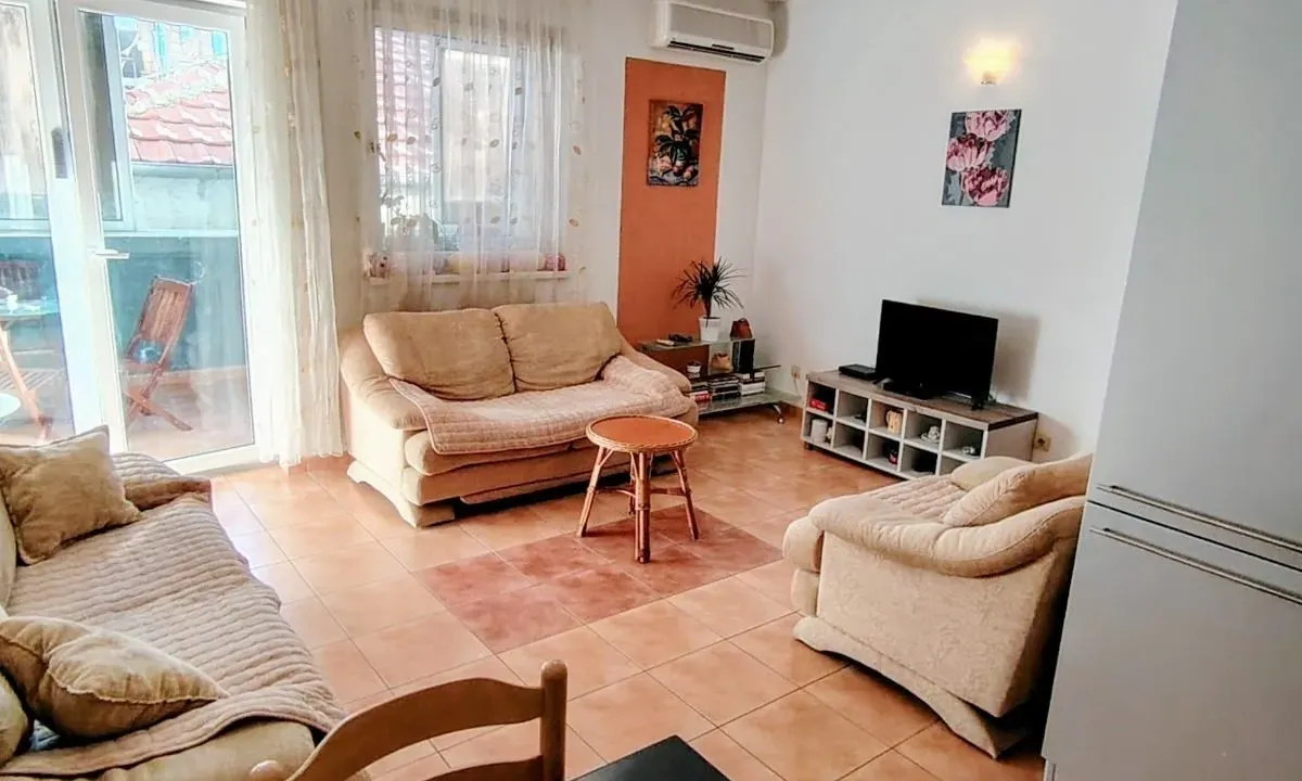 Rent, two bedroom apartment, 80m², Mainski Put, Budva