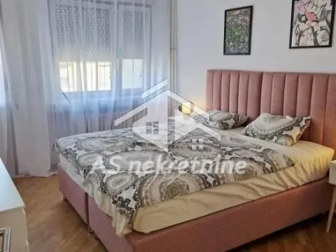 Izdavanje, četvorosoban stan, 102m², Vračar Hram, Vračar Sve Podlokacije - image 10