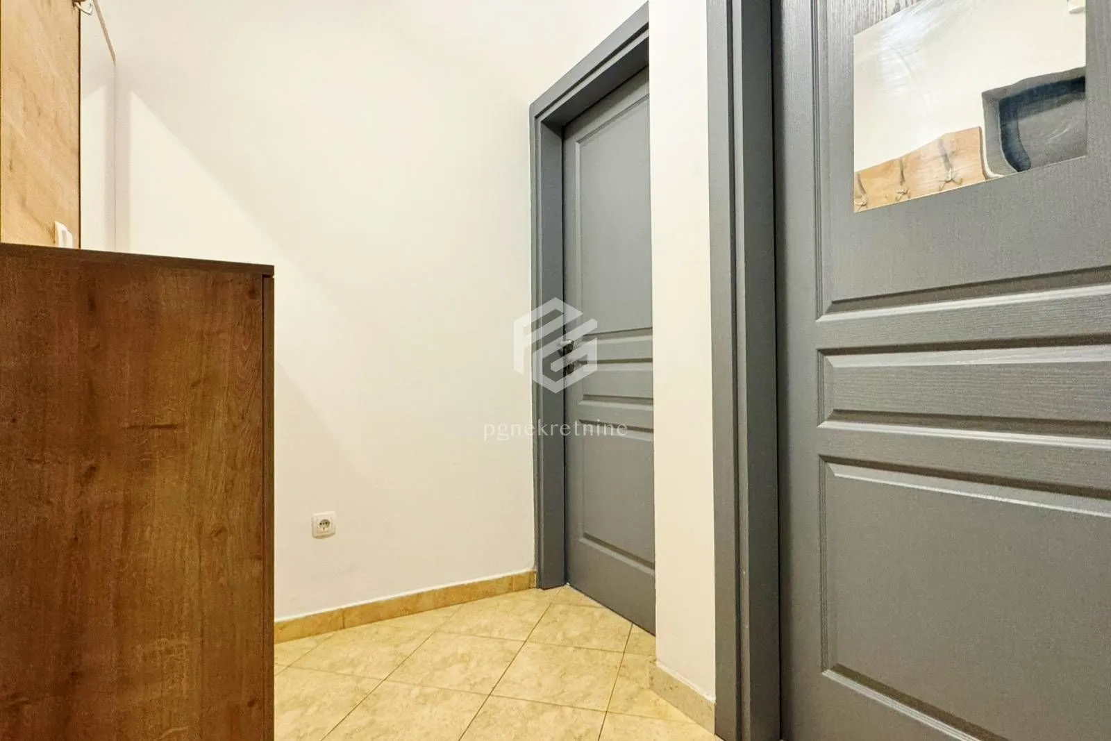 Rent, one bedroom apartment, 55m², Stari Aerodrom, Podgorica
