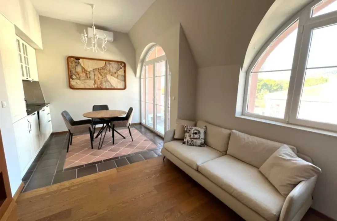 Prodaja, jednosoban stan, 49m², Centar, Tivat