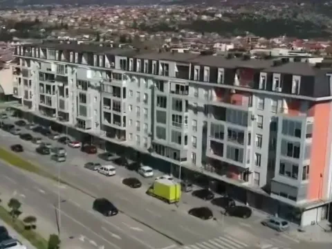 Izdavanje, dvosoban stan, 66m², Stari Aerodrom, Podgorica - image 1