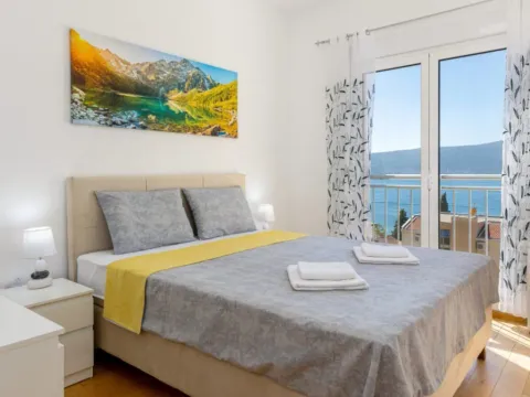 Rent, two bedroom apartment, 70m², Donja Lastva, Tivat - image 3